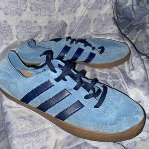 Giving me the blues Adidas